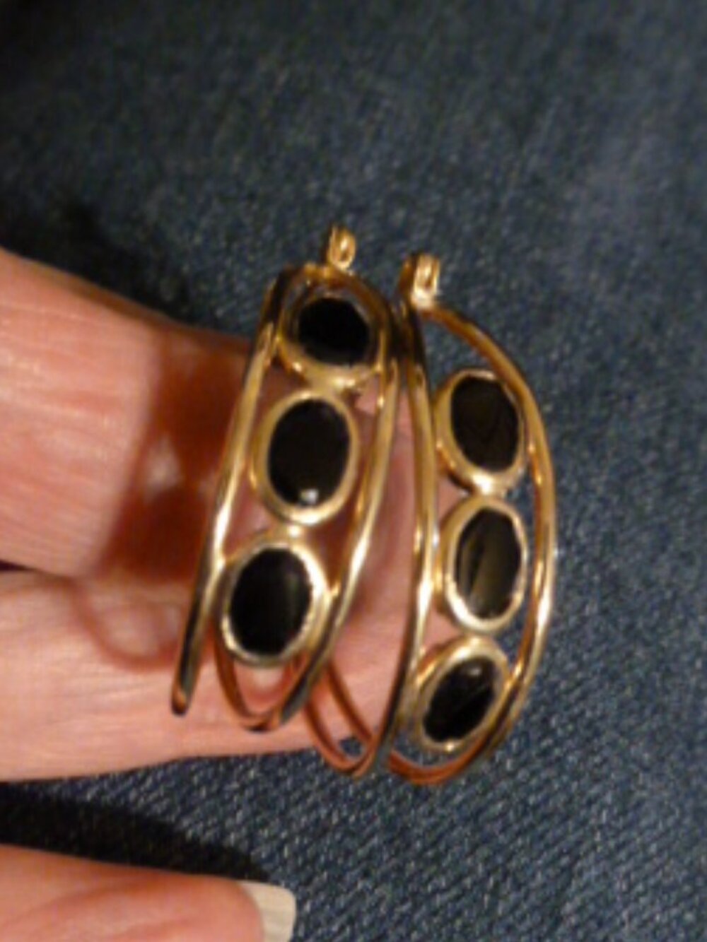 14K yellow gold bezel black onyx hoop earrings
